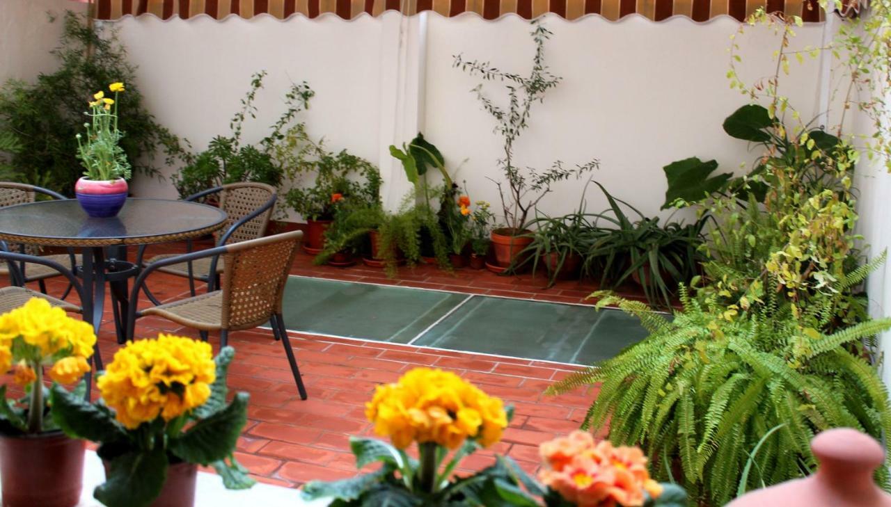 Apartamento Con Patio Cerca Mezquita กอร์โดบา ภายนอก รูปภาพ